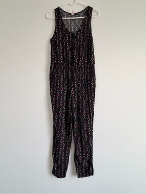 Sleeveless Black Printed V-Neck Jumpsuit with Elastic Waist